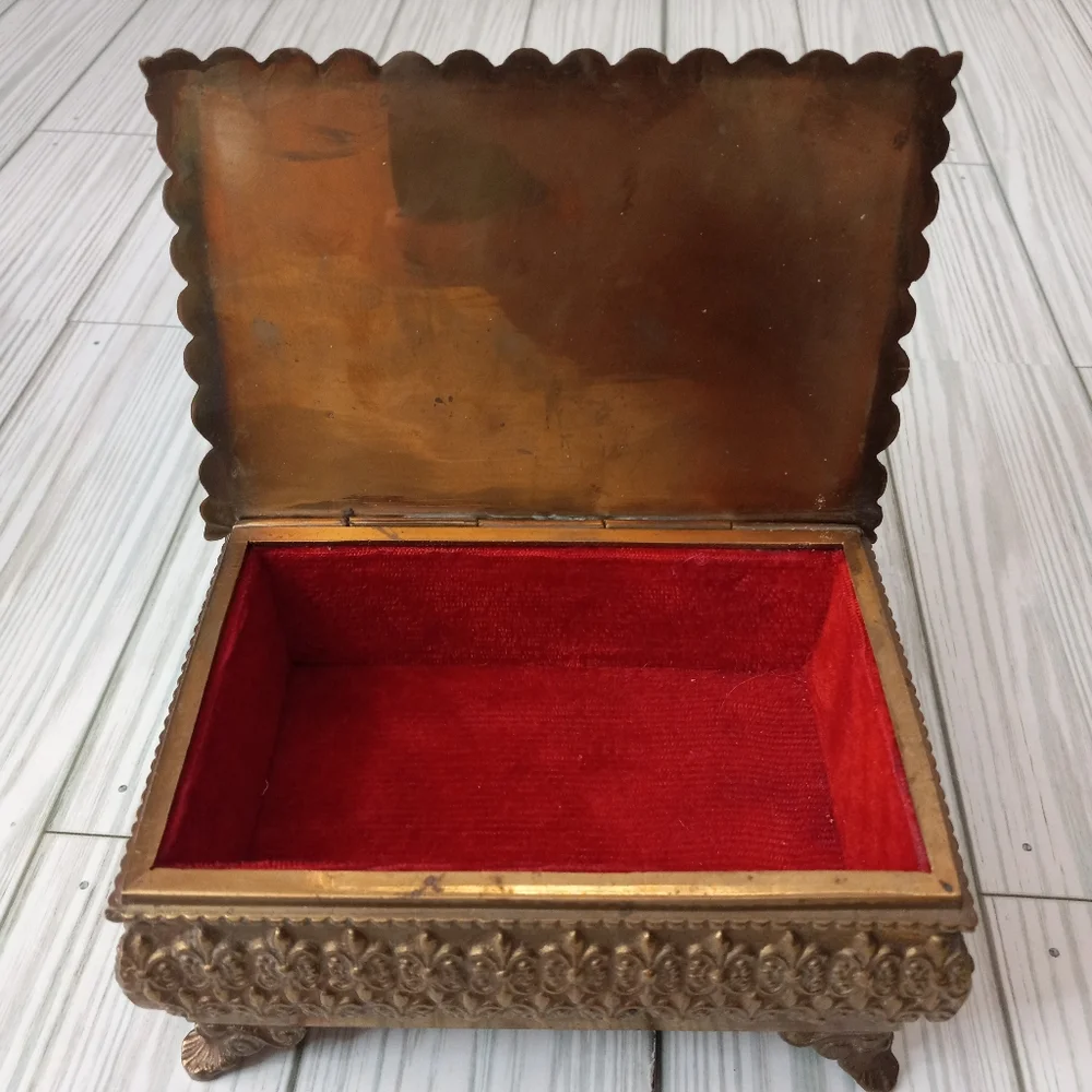 Vintage Hollywood Regency Solid Brass Ornate Footed Vanity Jewelry Trinket Box